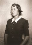 Lint van Arentje 1914-2001 (moeder N.N. Roskam 1942 en N.N. Roskam 1943.jpg
